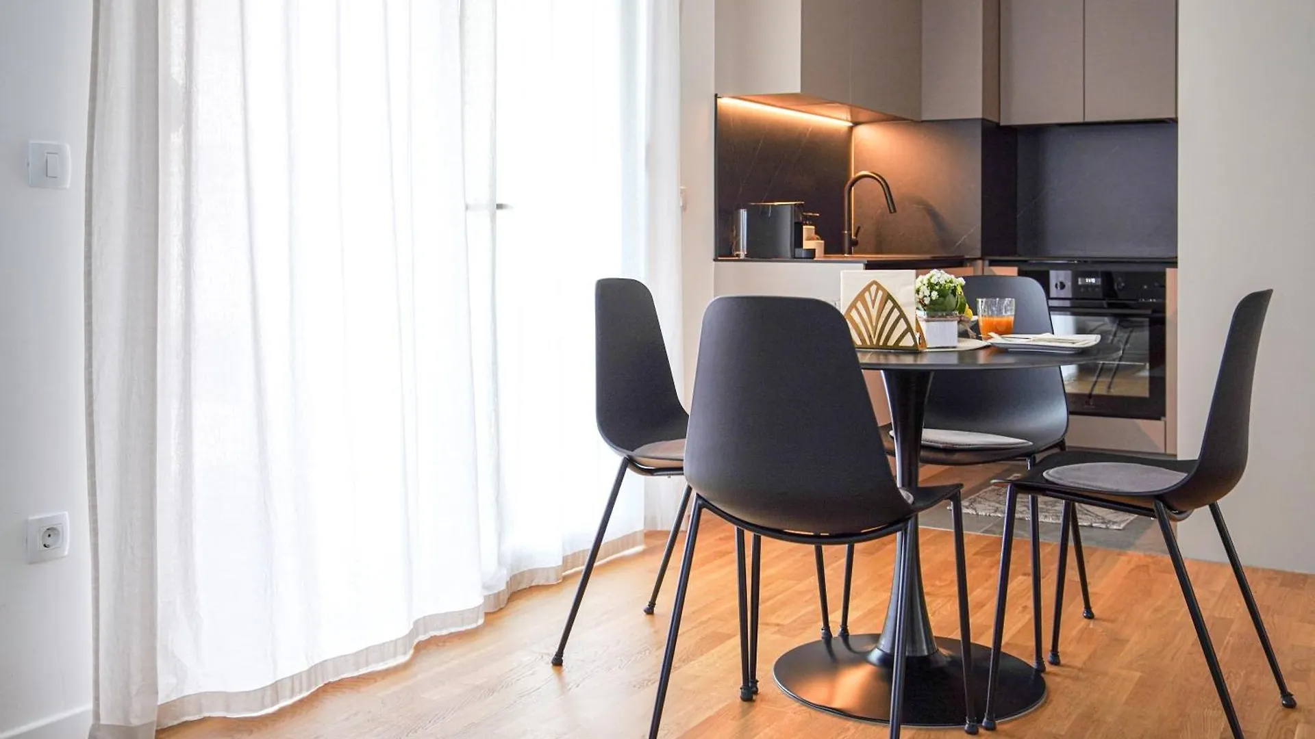 Apartment Stefani Zadar - Balcony & Free Private Garage Parking