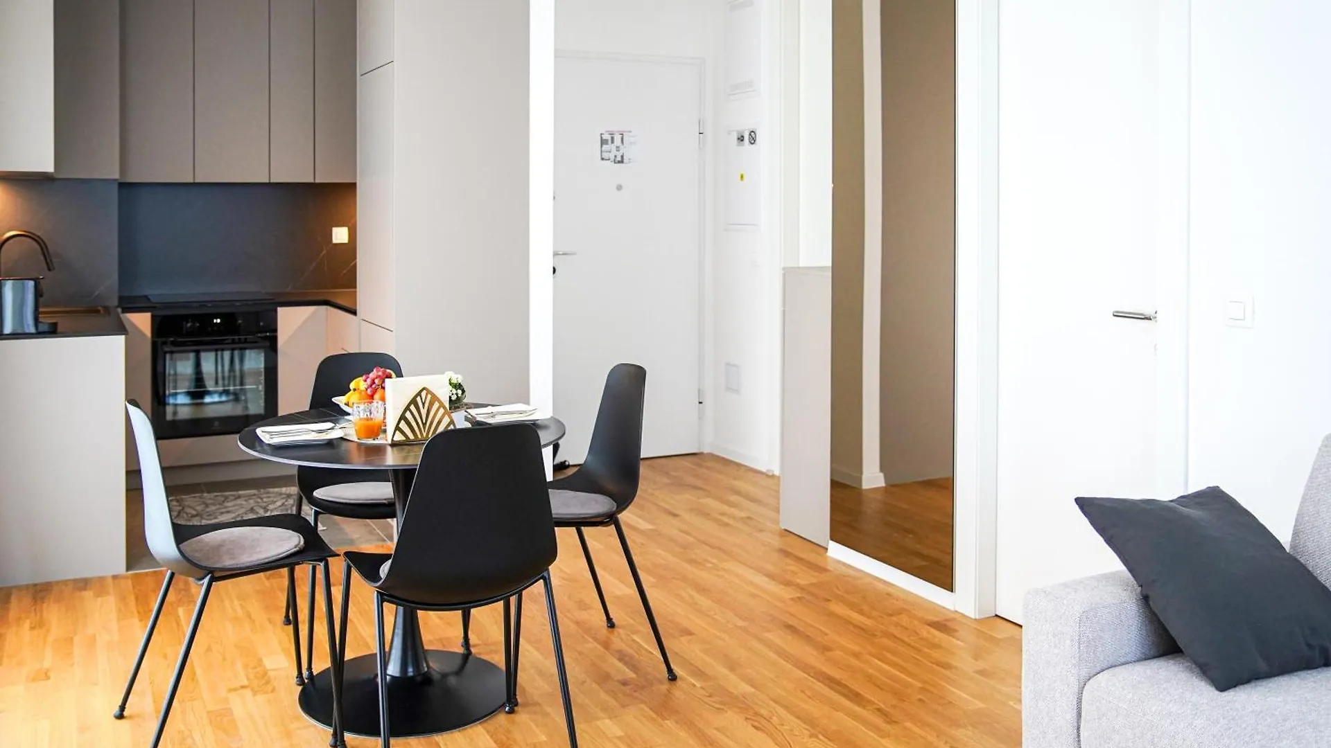 Apartment Stefani Zadar - Balcony & Free Private Garage Parking 0*,