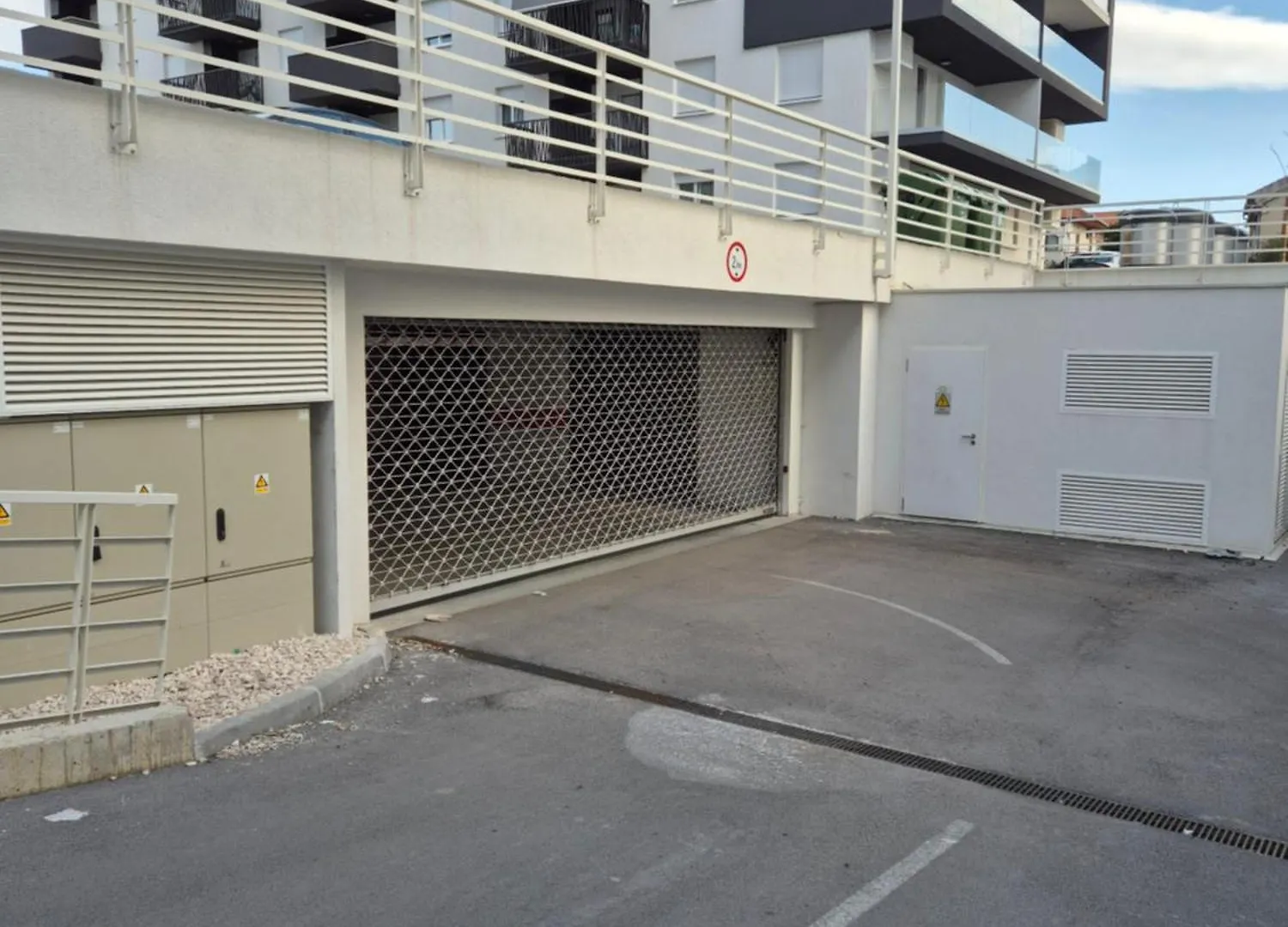 Apartment Stefani Zadar - Balcony & Free Private Garage Parking